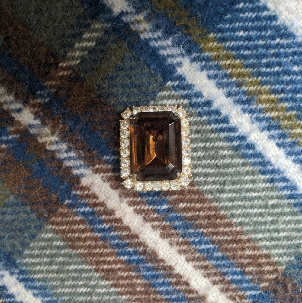 Vintage amber brown gem sparkly rhinestones brooch